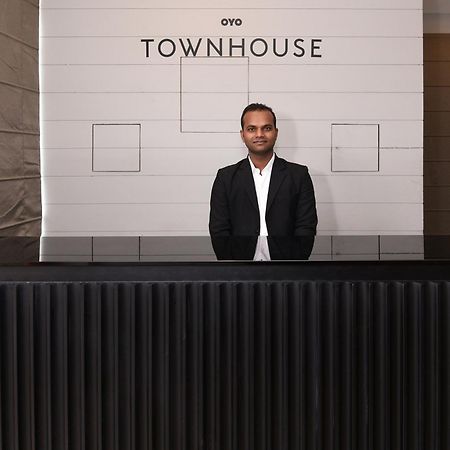 לקנאו Townhouse Function Inn Near Chaudhary Charan Singh International Airport מראה חיצוני תמונה