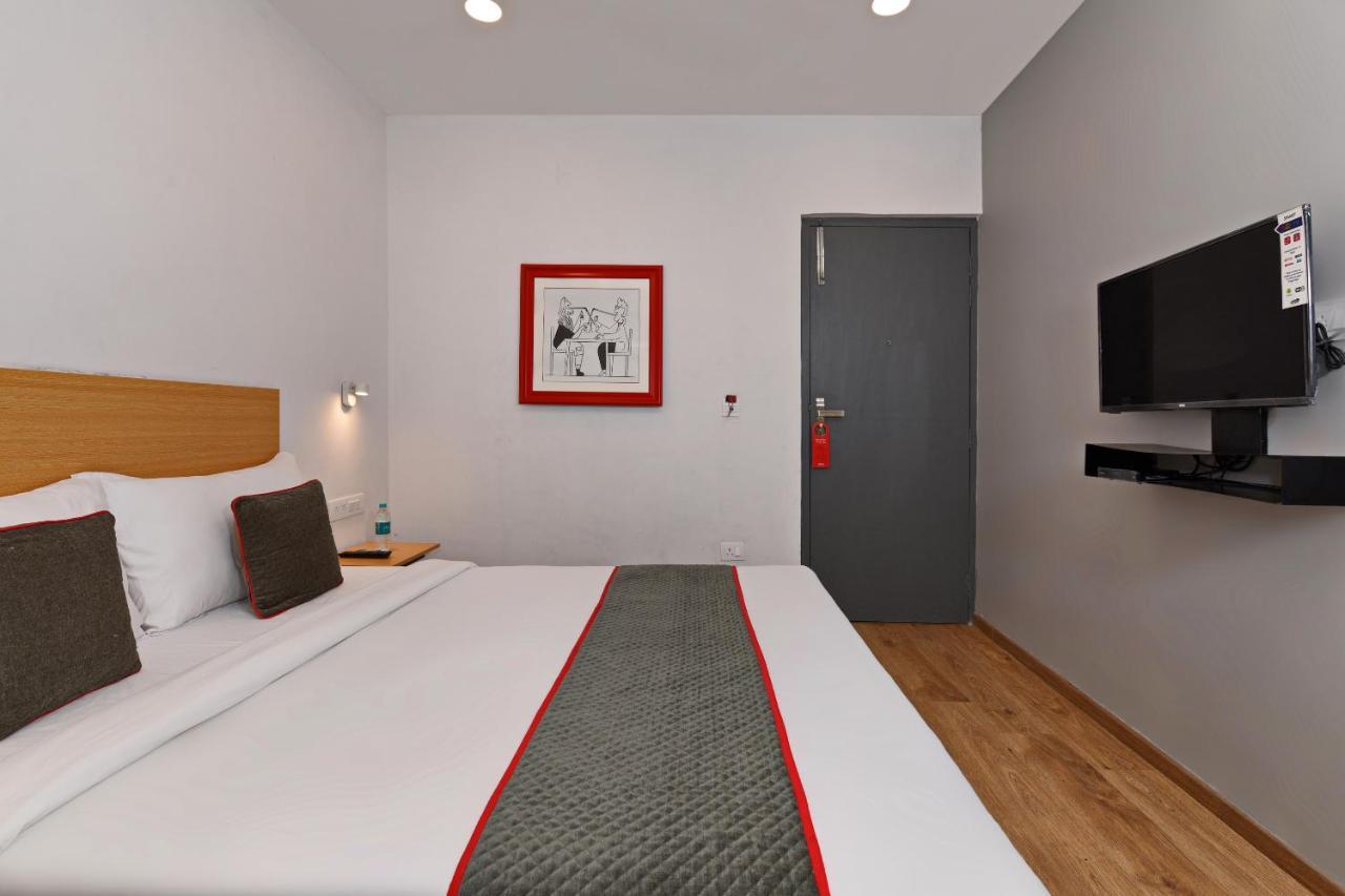 לקנאו Townhouse Function Inn Near Chaudhary Charan Singh International Airport מראה חיצוני תמונה
