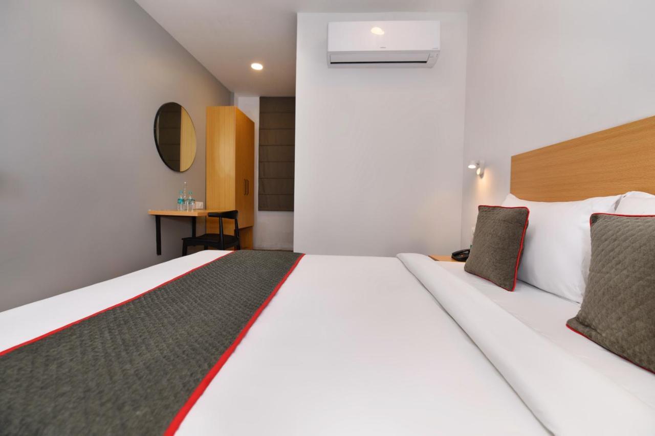 לקנאו Townhouse Function Inn Near Chaudhary Charan Singh International Airport מראה חיצוני תמונה