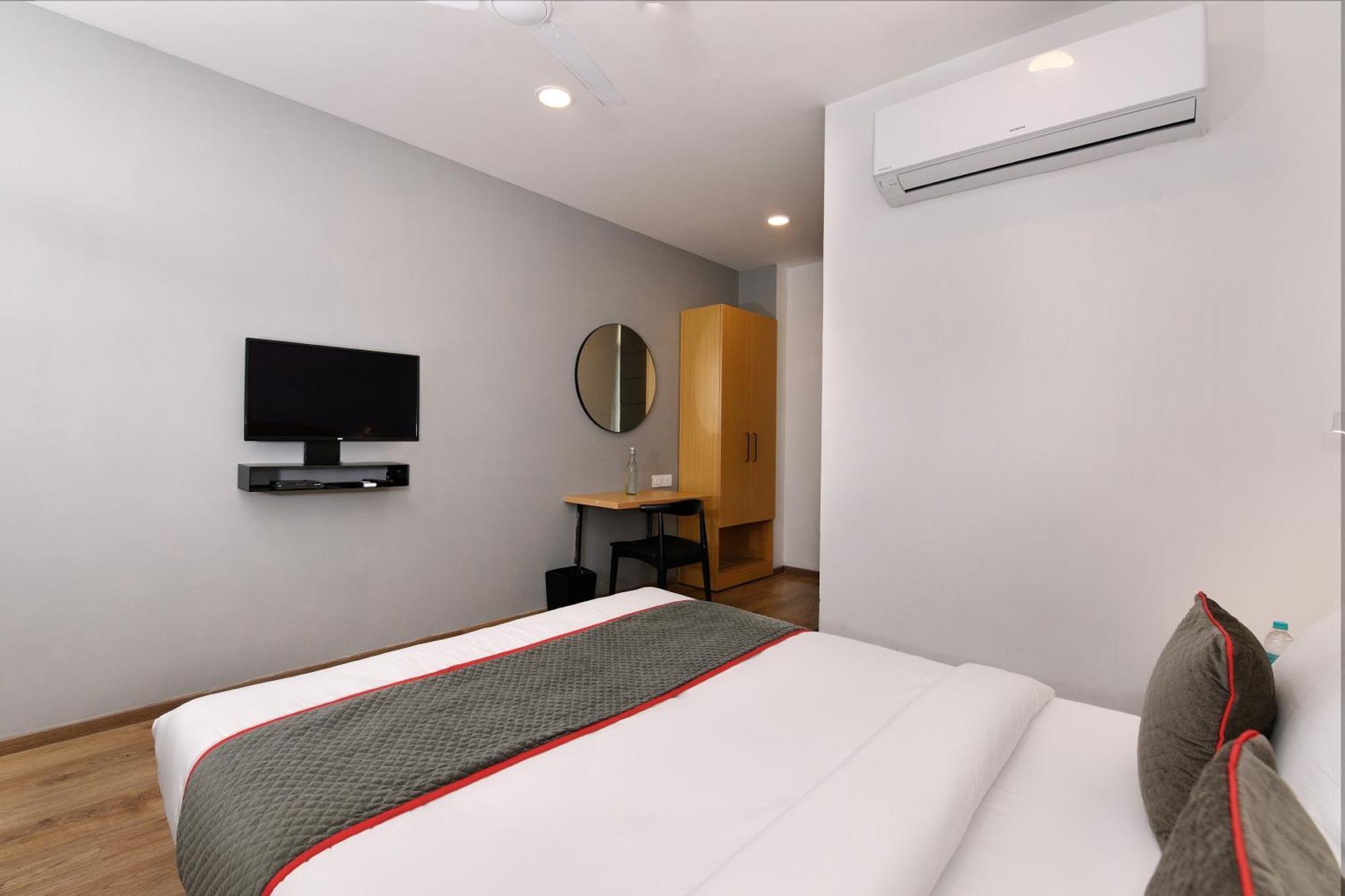 לקנאו Townhouse Function Inn Near Chaudhary Charan Singh International Airport מראה חיצוני תמונה