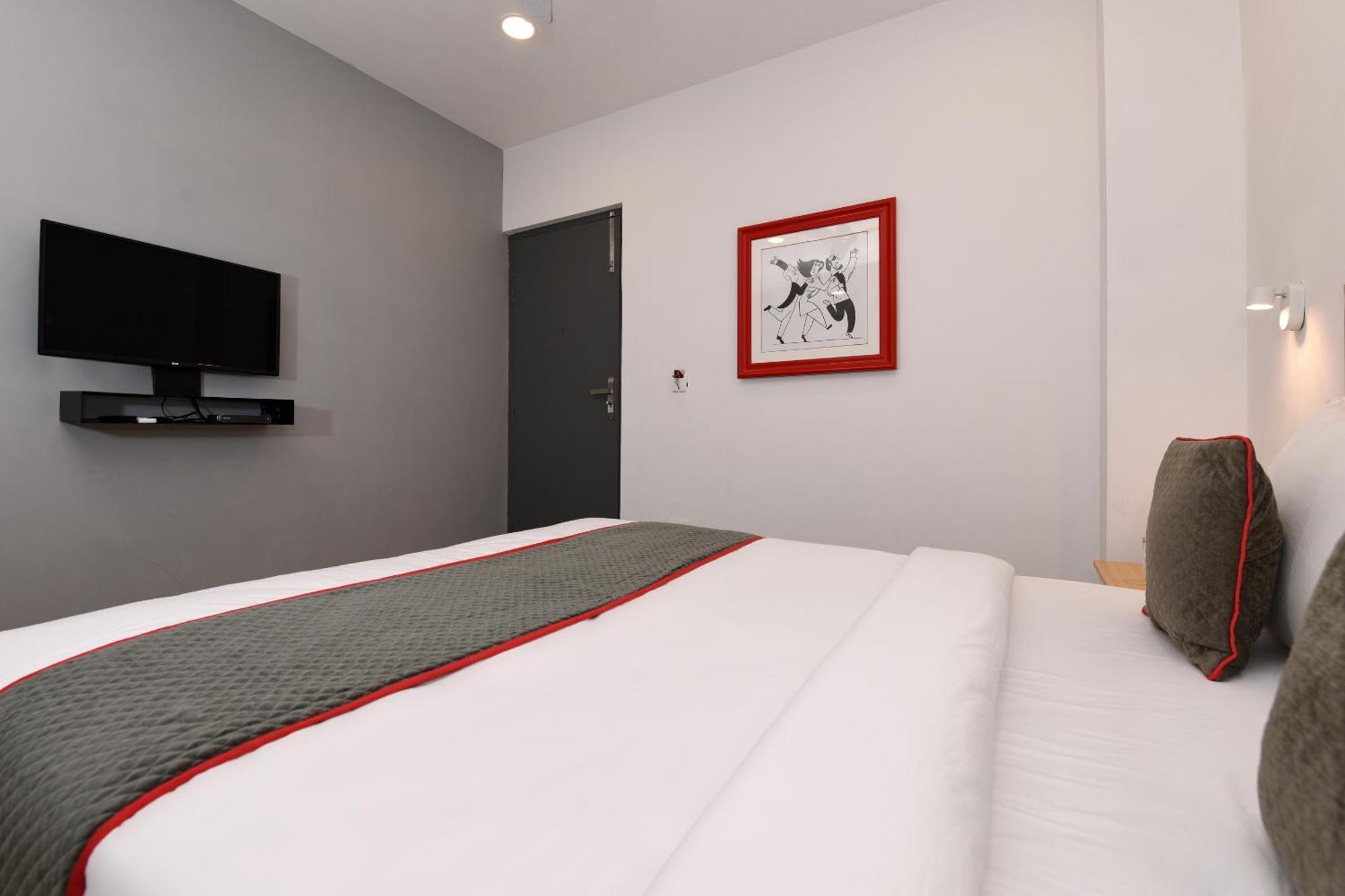 לקנאו Townhouse Function Inn Near Chaudhary Charan Singh International Airport מראה חיצוני תמונה