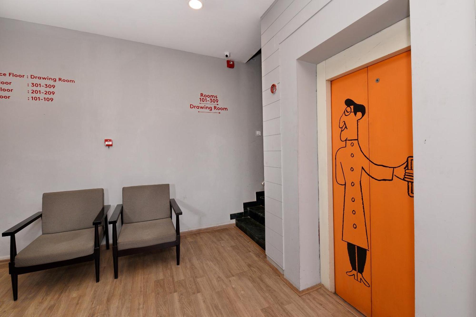 לקנאו Townhouse Function Inn Near Chaudhary Charan Singh International Airport מראה חיצוני תמונה