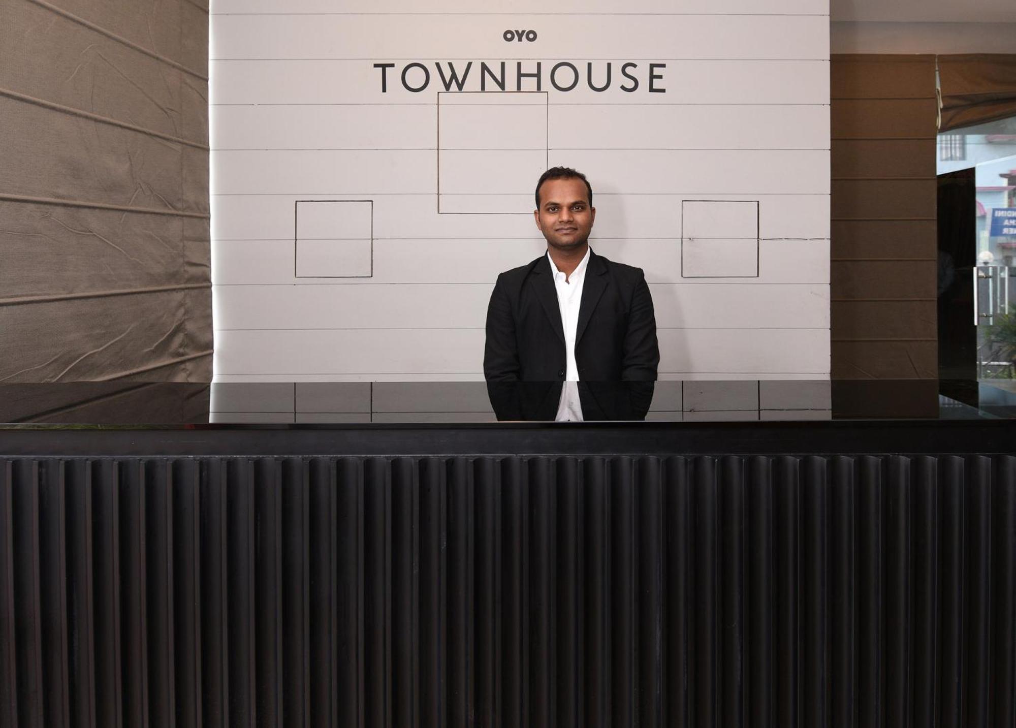 לקנאו Townhouse Function Inn Near Chaudhary Charan Singh International Airport מראה חיצוני תמונה